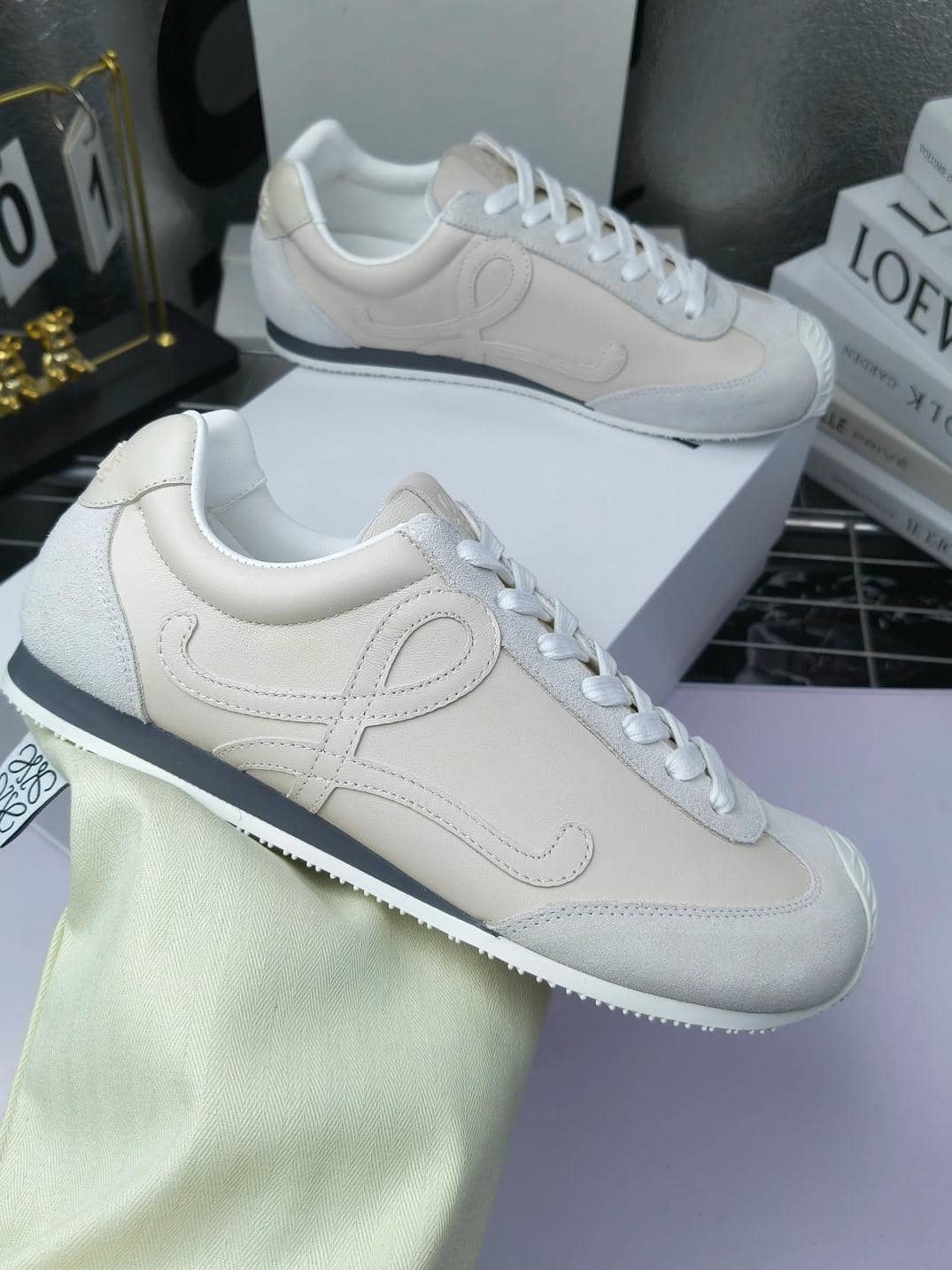 Loewe classic Sneaker 2-0018